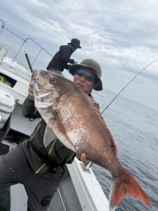 SLJで73cmの巨大真鯛！大移動からの真鯛連発！