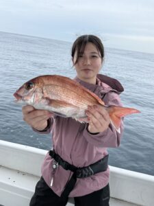 SLJで73cmの巨大真鯛！大移動からの真鯛連発！