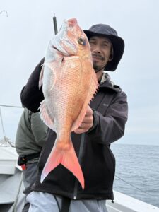 SLJで73cmの巨大真鯛！大移動からの真鯛連発！