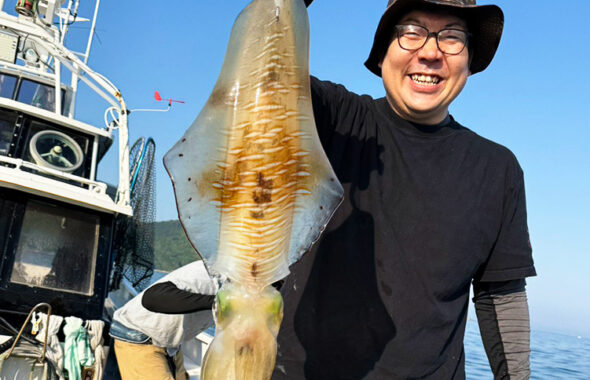 潮通しの良さそうなポイントで、アオリイカ1.9キロ！