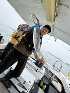 GWの博多湾タチウオ！濁りの中で良型を狙い打つ