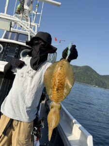 春のアオリイカ釣り！1.9キロの大型も！（福岡・糸島沖）