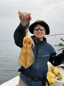 福岡・糸島周辺の湾内エギングで、アオリイカ好釣!