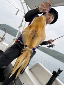 福岡・糸島周辺の湾内エギングで、アオリイカ好釣!