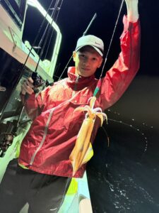 玄界灘の夜焚きイカ釣り！良型スタートも後半はサバで苦戦