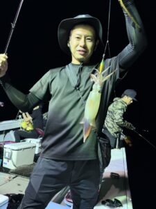 玄界灘の夜焚きイカ釣り！良型スタートも後半はサバで苦戦