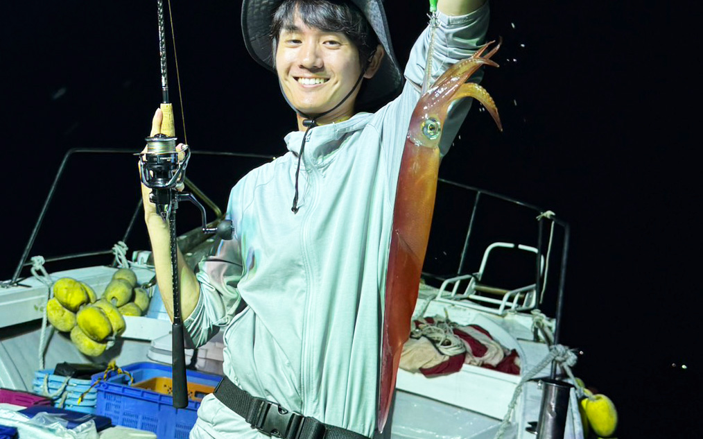 潮が緩く苦戦の状況からトップ76杯！夜焚きイカ釣りでポツポツ重ねた好釣果