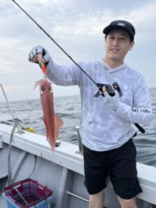 玄界灘のイカメタル!ポイント移動で良型連発のトップ60杯超え