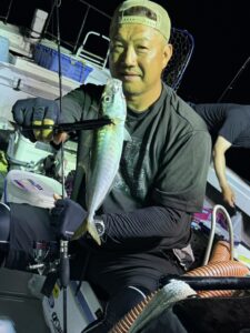 潮変わりで一転ヒット連発！トップ60杯＆40cm級の良型アジ・イサキ