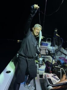 潮変わりで一転ヒット連発！トップ60杯＆40cm級の良型アジ・イサキ