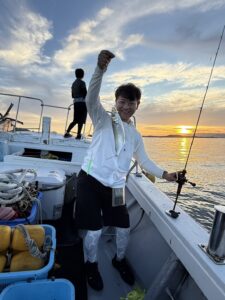 【博多湾タチウオ】今期の夏シーズン開幕!釣りガール「あんにょん」ちゃん参戦