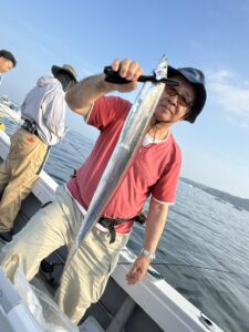 朝イチのチャンスにF5ドラゴン出現!テクニカルな博多湾タチウオ釣り