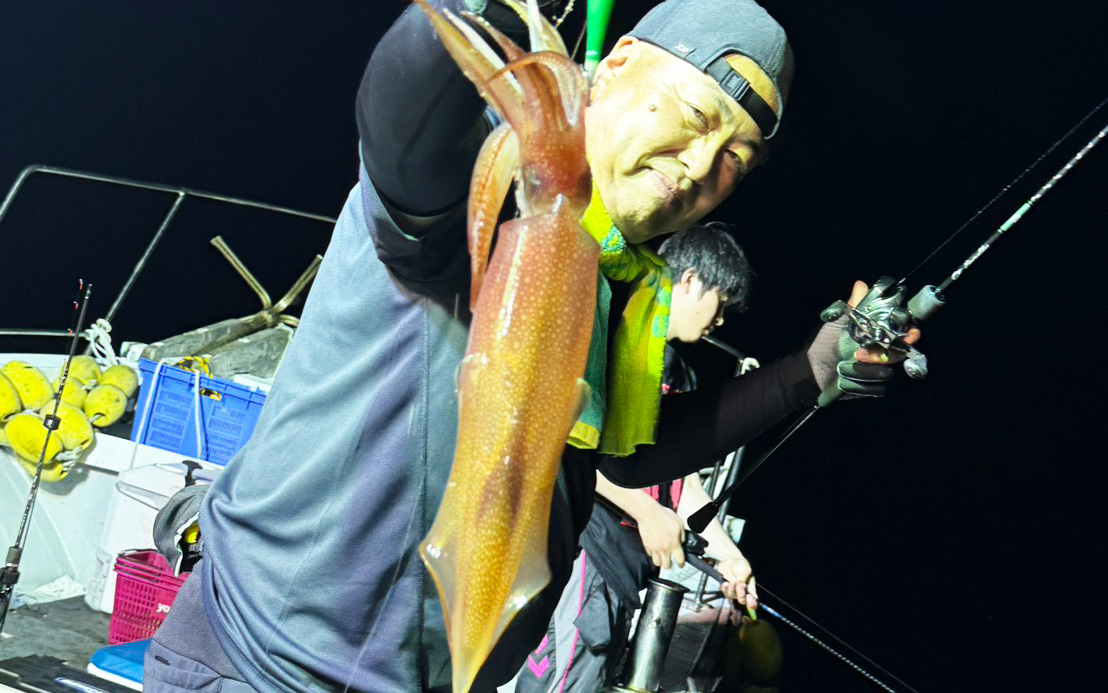 状況渋めから一転！潮が動いてパラソル級の良型連発