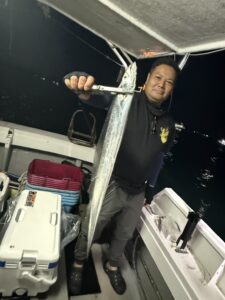 朝からアタリ連発！ドラゴン級の良型続々の博多湾タチウオ釣り