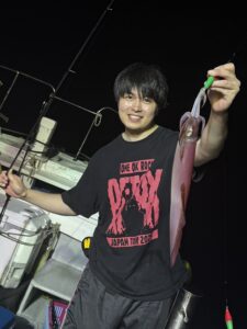 状況渋めから一転！潮が動いてパラソル級の良型連発
