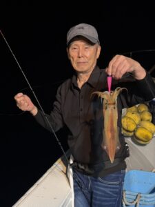 状況渋めから一転！潮が動いてパラソル級の良型連発