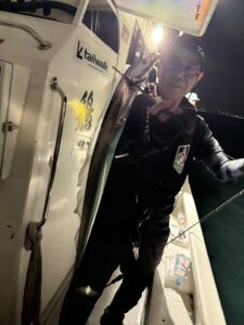 ポイント移動で好反応!途切れぬアタリとドラゴンサイズ連発の博多湾タチウオ