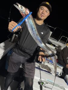 テクニカルな展開で拾い釣り!今期ラストの博多湾タチウオ
