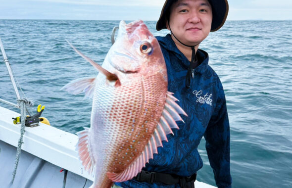 今期初の一つテンヤは高うねり。真鯛や大型マゴチの釣果