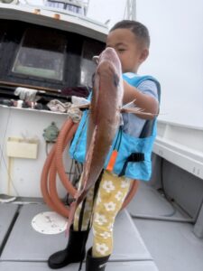 潮止まりからのポイント移動で真鯛連発！強烈な引きのコロダイも登場のひとつテンヤ釣行