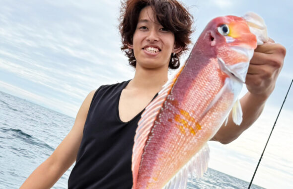 潮変わりのポイント移動で2.7kgの良型真鯛！多彩な魚種が揃ったタイラバ釣行