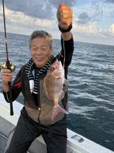 初挑戦でも2kgの真鯛に3.5kgの大型コロダイ!大型マゴチや良型アコウも