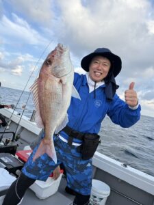 初挑戦でも2kgの真鯛に3.5kgの大型コロダイ!大型マゴチや良型アコウも