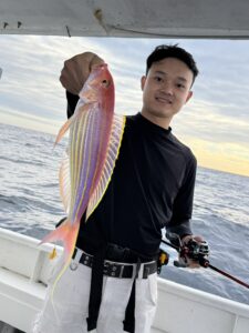 潮変わりのポイント移動で2.7kgの良型真鯛！多彩な魚種が揃ったタイラバ釣行