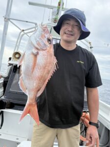 潮変わりのポイント移動で2.7kgの良型真鯛！多彩な魚種が揃ったタイラバ釣行