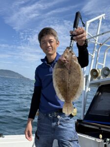 初挑戦多数のひとつテンヤ、エサ取りや潮止まりに苦戦するもコロダイや真鯛がヒット