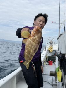 二枚潮に苦戦もポイント移動で良型真鯛が連続ヒット