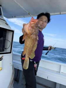 二枚潮に苦戦もポイント移動で良型真鯛が連続ヒット