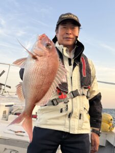 風と潮が同調し好反応！73cmの大鯛が浮上