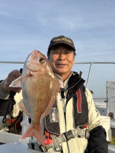 風と潮が同調し好反応！73cmの大鯛が浮上